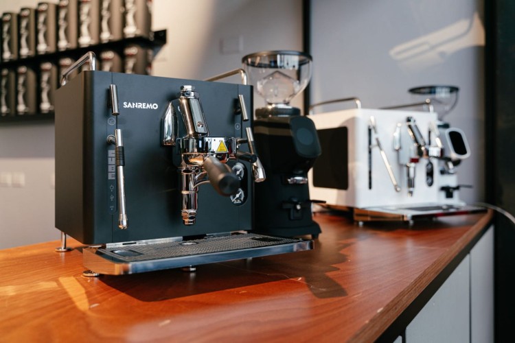 Ekspres do kawy Sanremo CUBE Black Onyx3.jpg